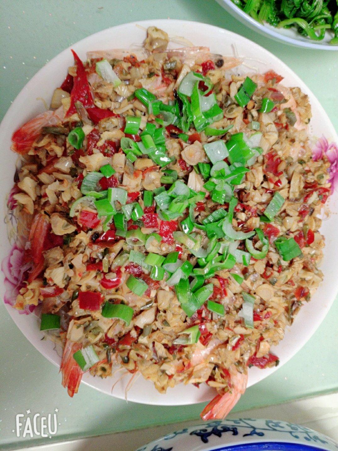 【蒜蓉粉丝蒸虾】