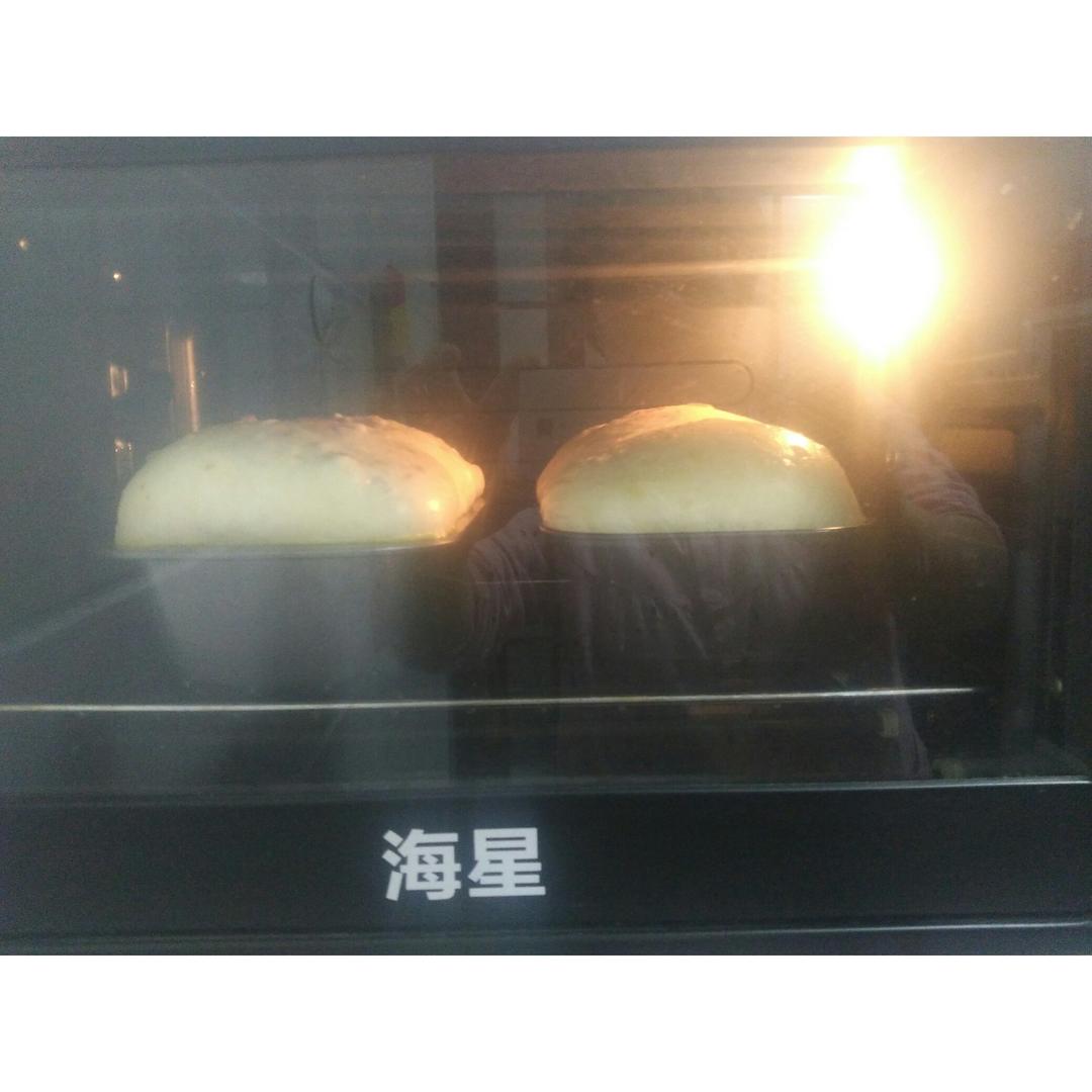 温柔的口感—超软牛奶红豆吐司