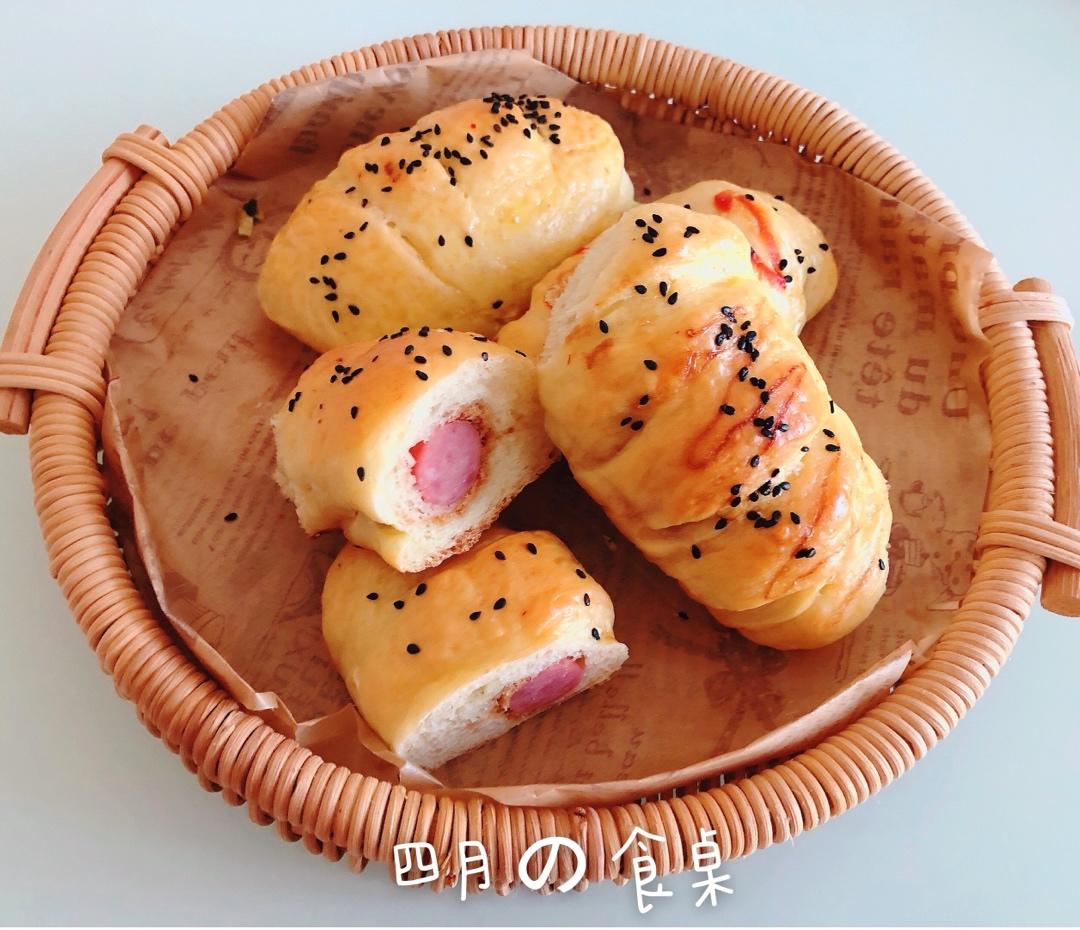 肉松肠仔包