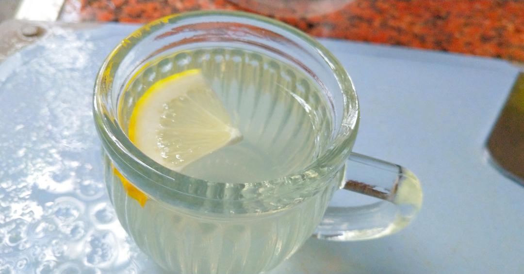 一杯柠檬水
