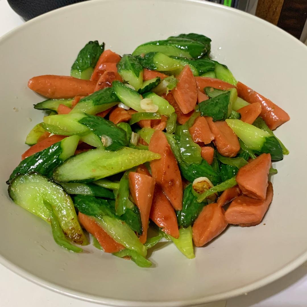 火腿肠炒黄瓜