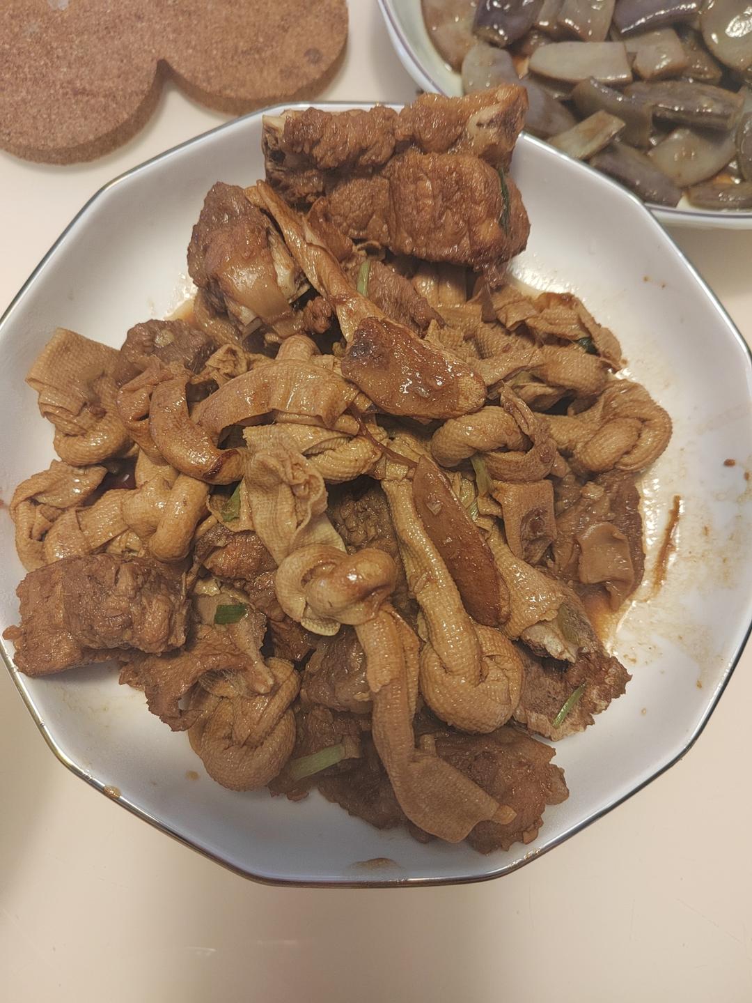 千张结红烧排骨