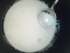 椰汁芒果糯米饭的做法 步骤2