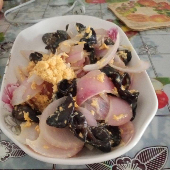 黑木耳青椒炒鸡蛋（营养又下饭）