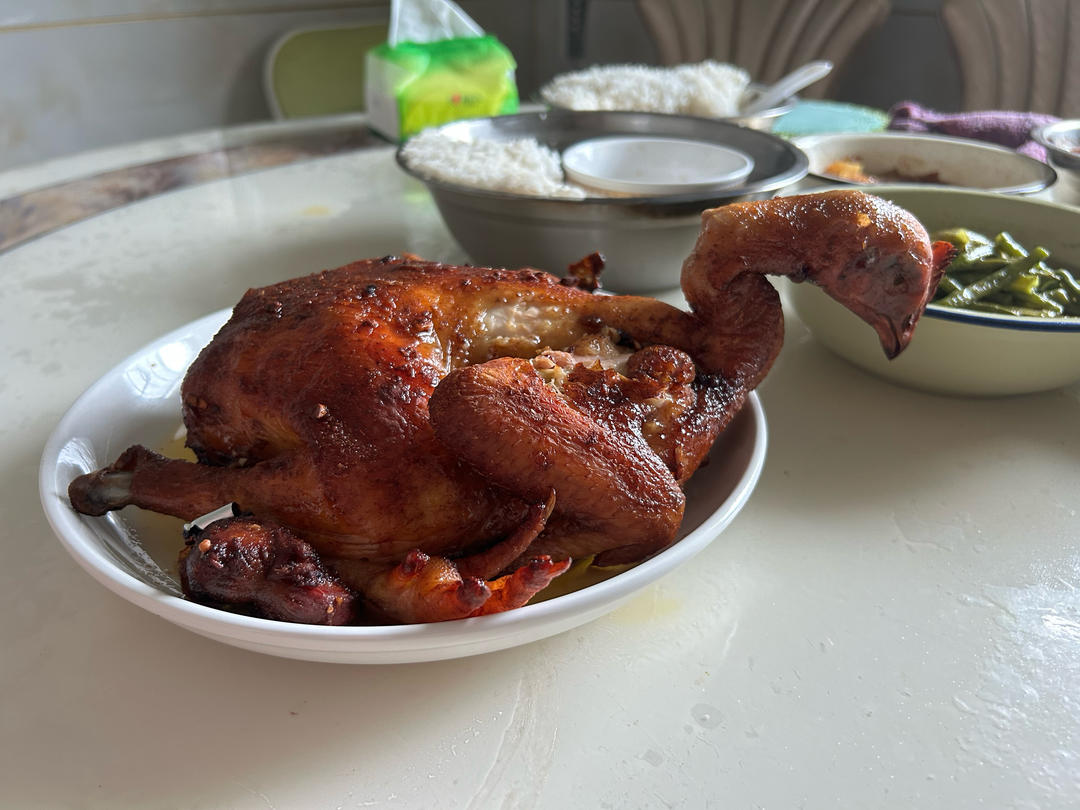 鲜嫩多汁，外酥里嫩的秘制奥尔良烤鸡