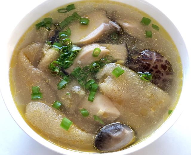 竹荪菌菇鲜鸡汤的做法