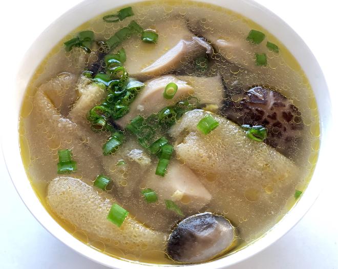 竹荪菌菇鲜鸡汤的做法