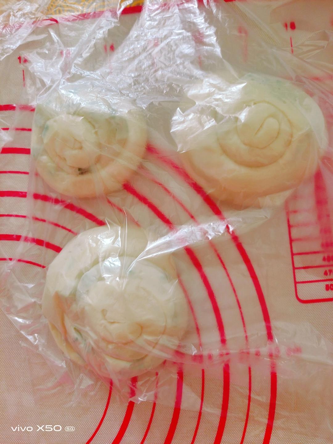 家常葱油饼 柔软多层 凉了也不硬 附细节视频详解