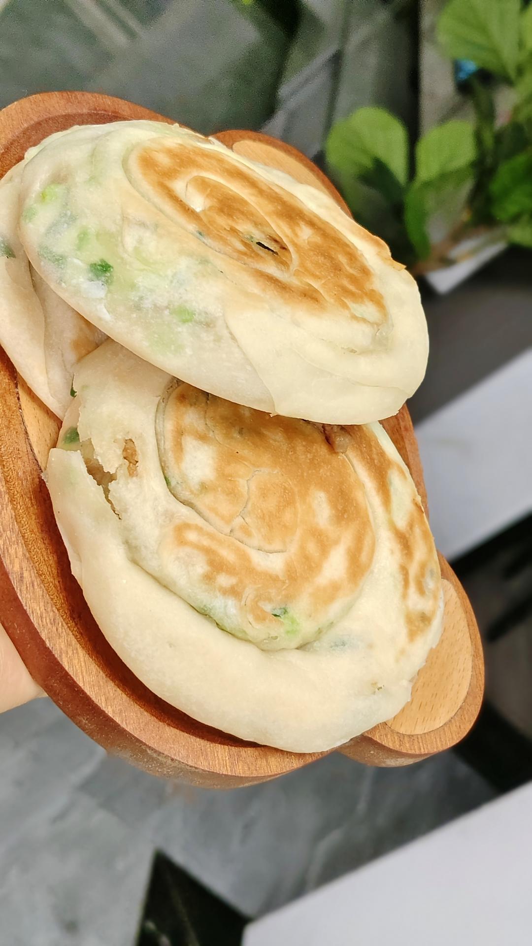 完美复刻早餐店里的葱花饼，好吃超松软！
