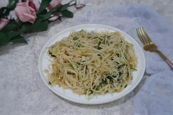 潮汕特色美食，豆芽韭菜炒面线的做法
