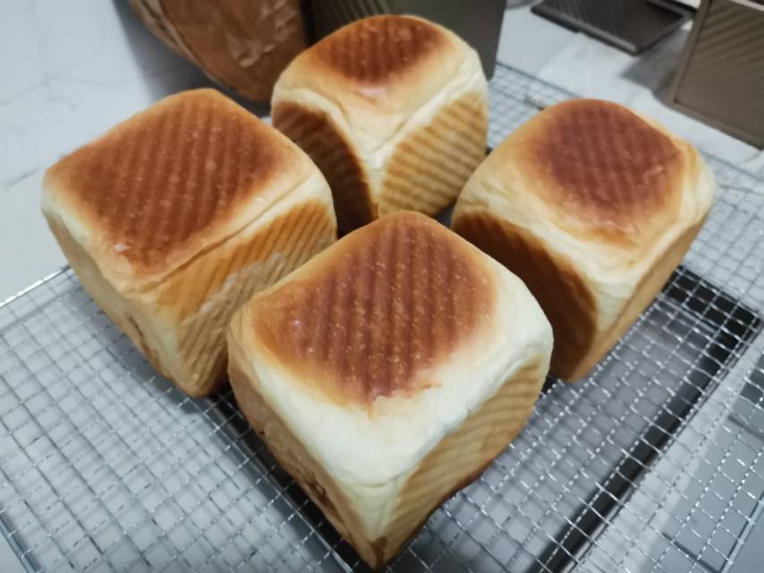 简单易做！水立方牛奶吐司！