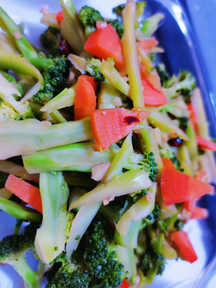 凉拌西兰花-辣的