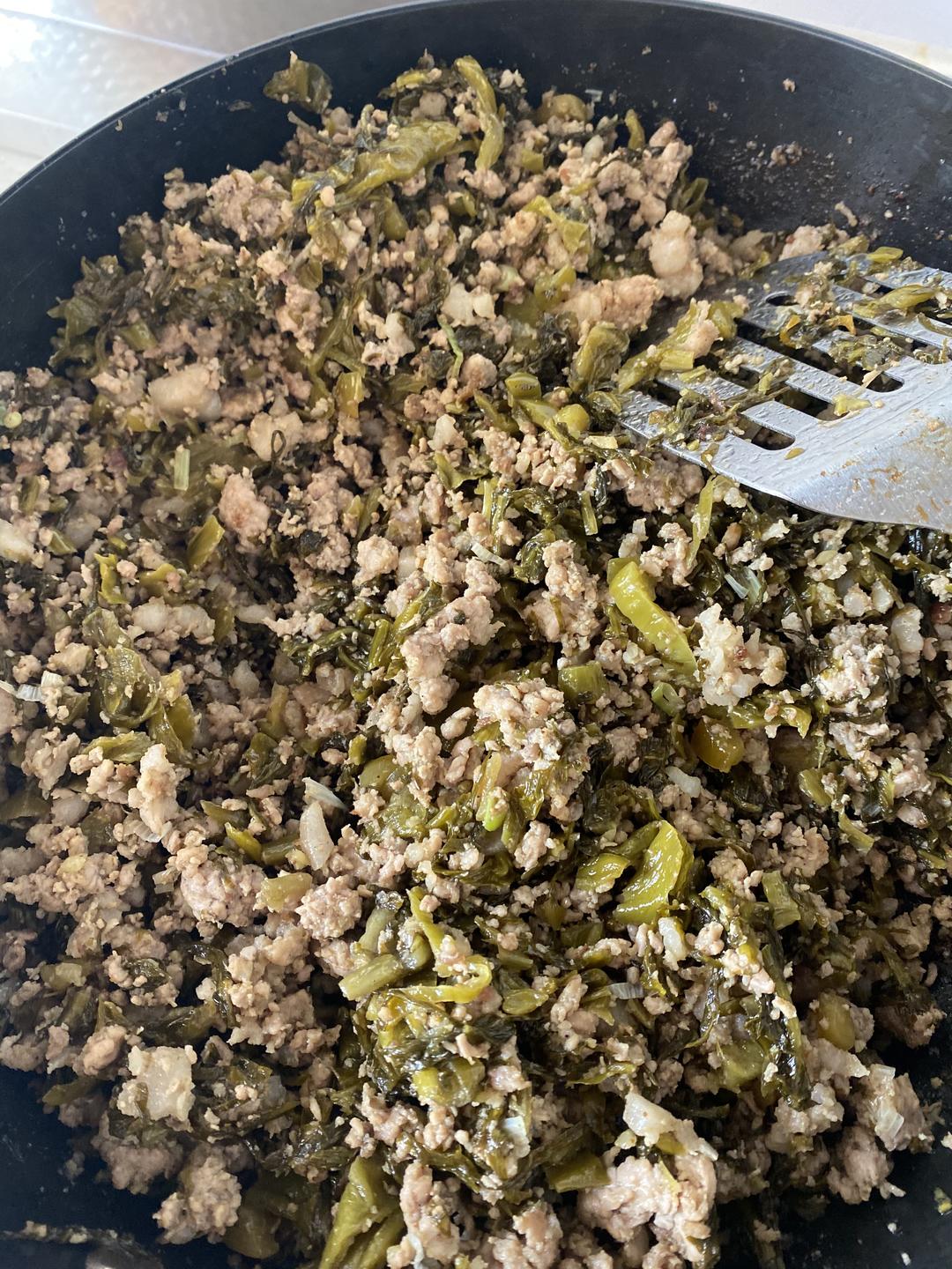 酸菜肉包