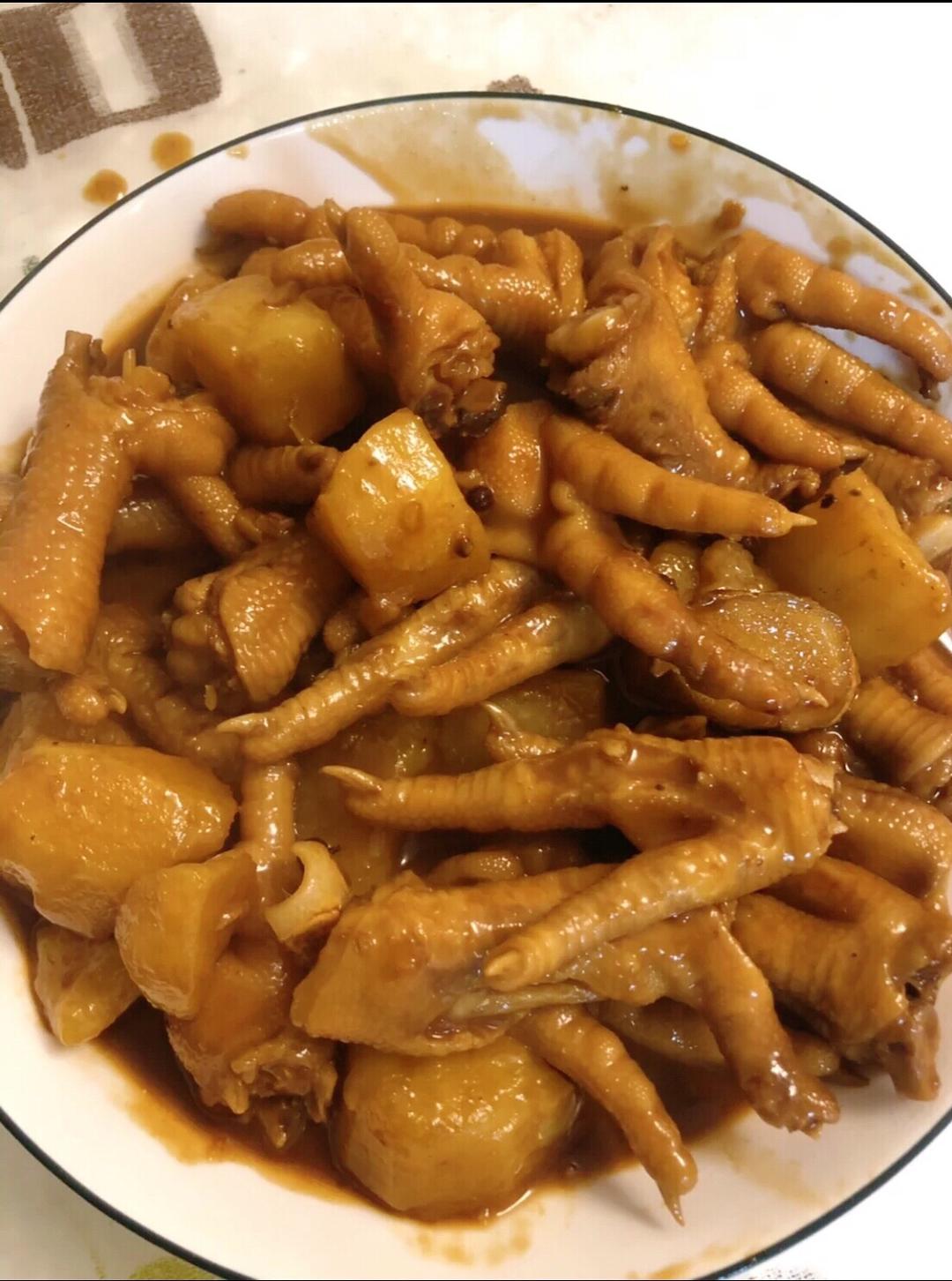 土豆炖鸡爪（软烂）