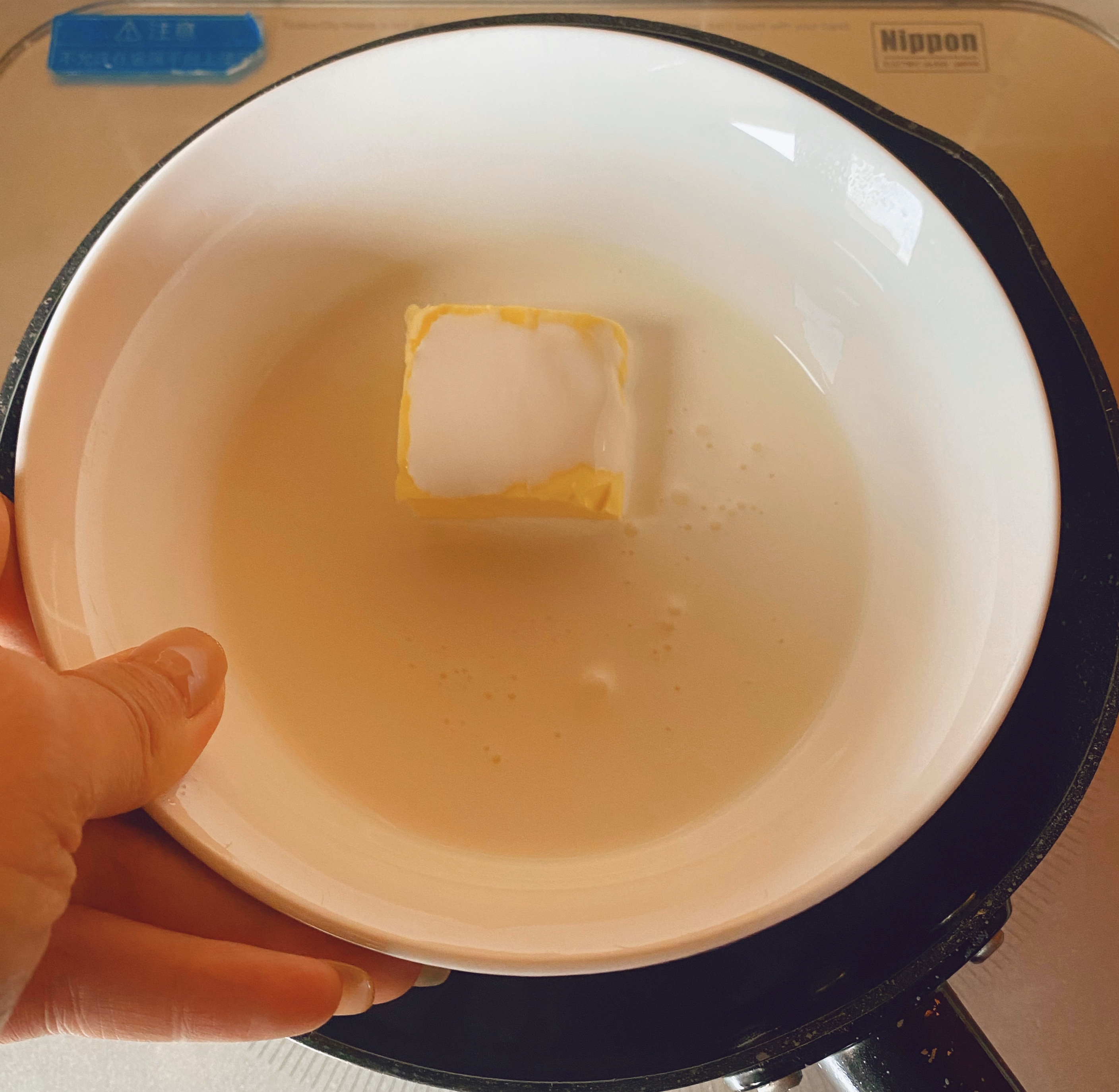 吐司蒜香奶油小方块简单易学的做法 步骤2