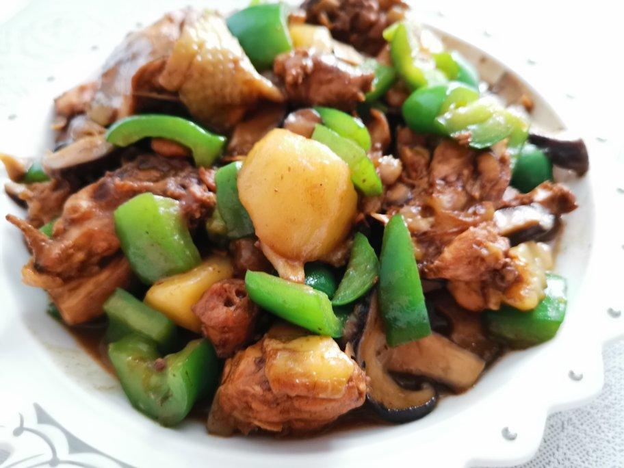 厨师长教你：“黄焖土鸡”的家常做法，味道很赞先收藏了