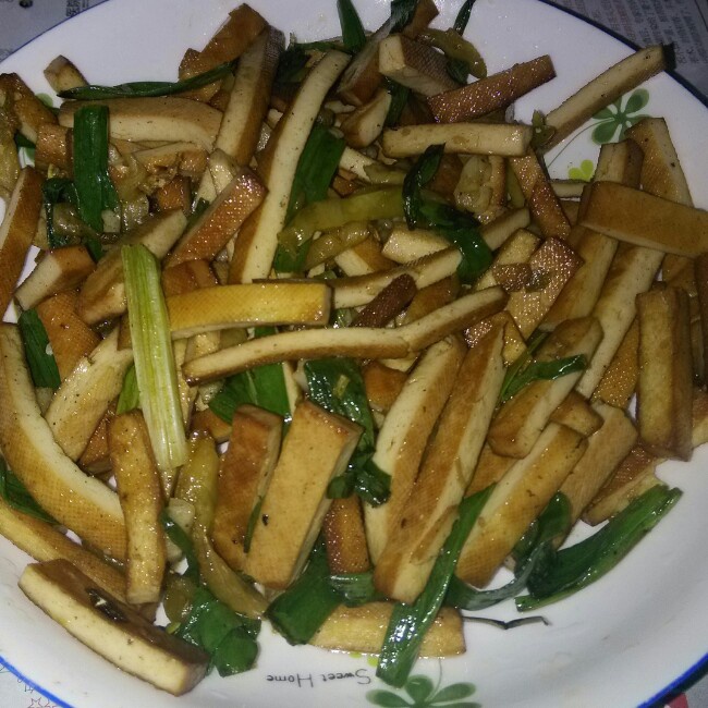 大蒜炒香干