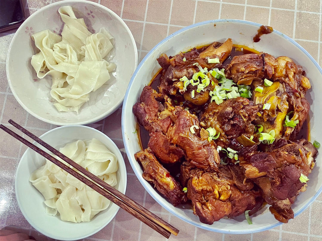 酱大骨头