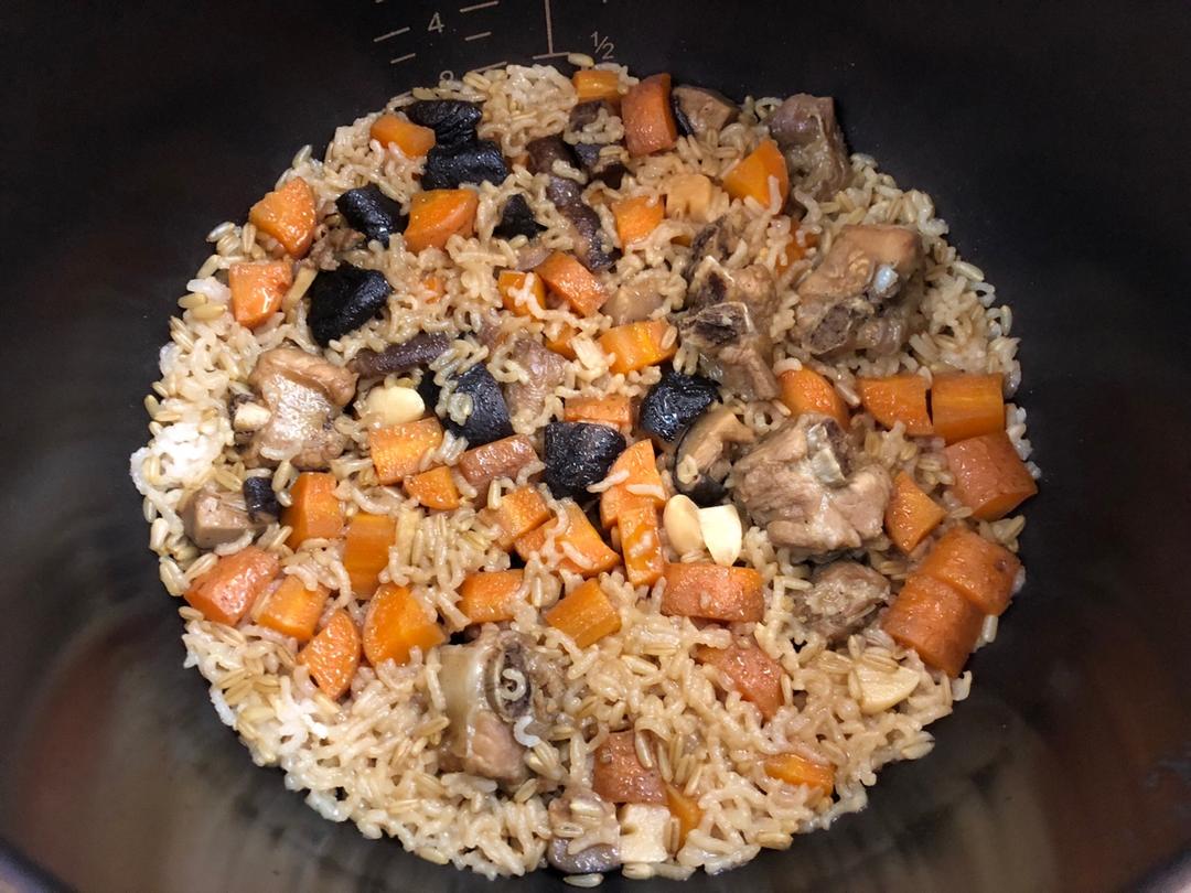 喷香排骨焖饭（爆好吃）