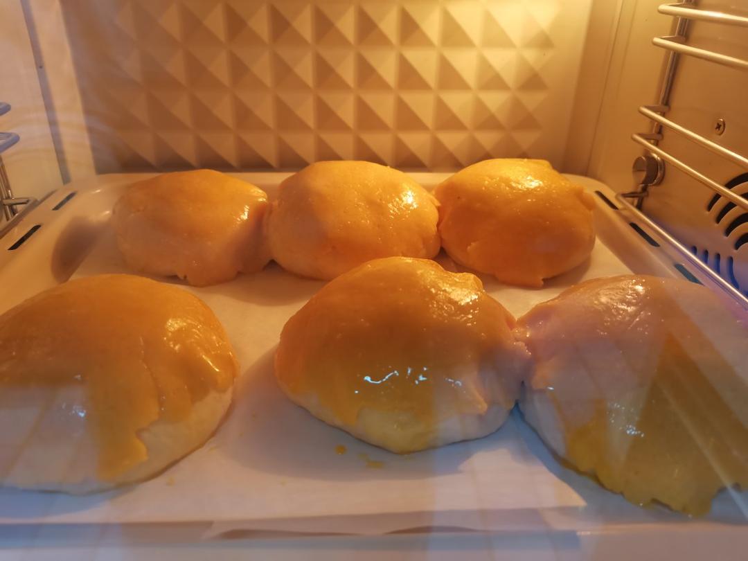 好吃到极致经典脆皮菠萝包