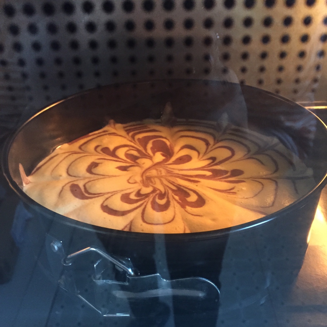 双色拉花戚风蛋糕