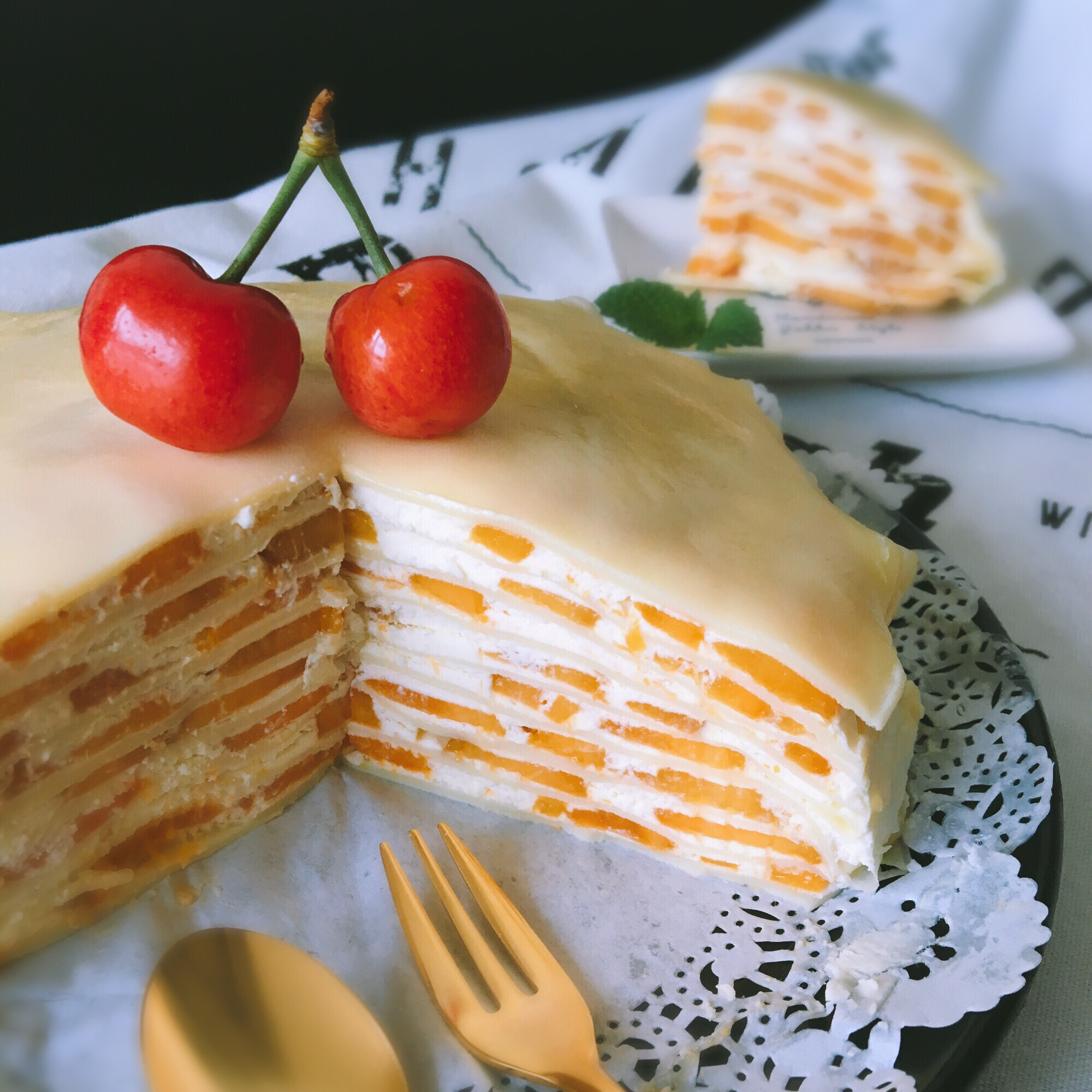 栗子啊做的芒果千层蛋糕,100%成功告别煎皮无能