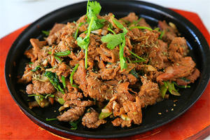 终于找到一个好方法，炒出滑嫩不老的牛肉——老北京炒烤肉的做法 步骤11