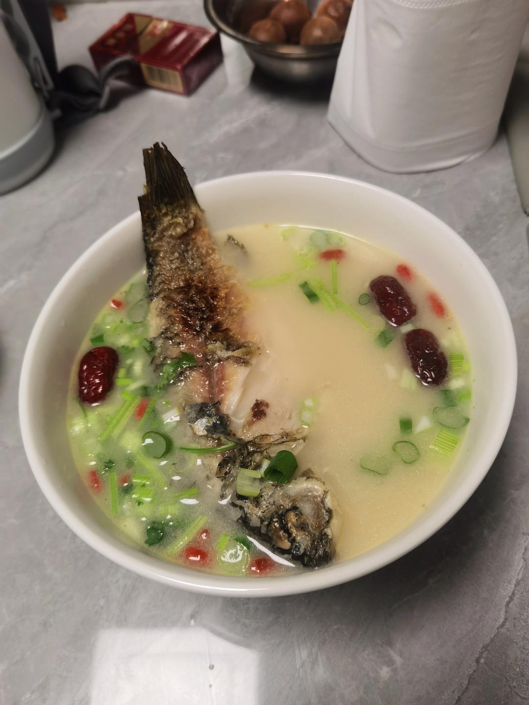 奶白鲫鱼汤