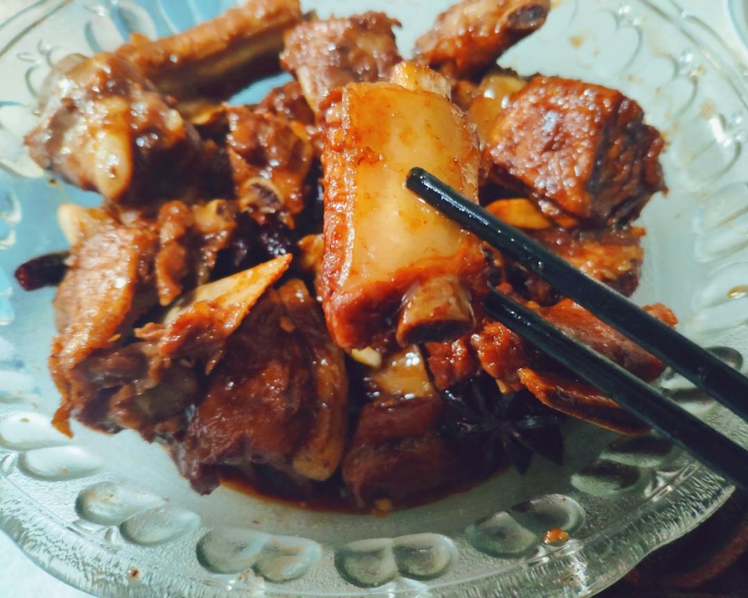 妈妈味道的红烧排骨的做法