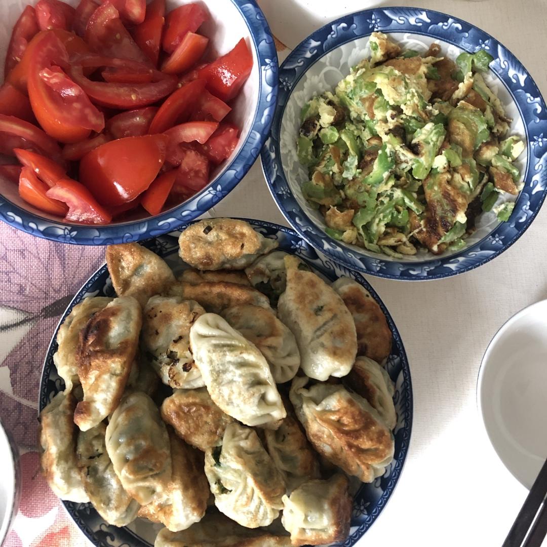 厨师长教你：“苦瓜煎蛋”的家常做法，营养又美味