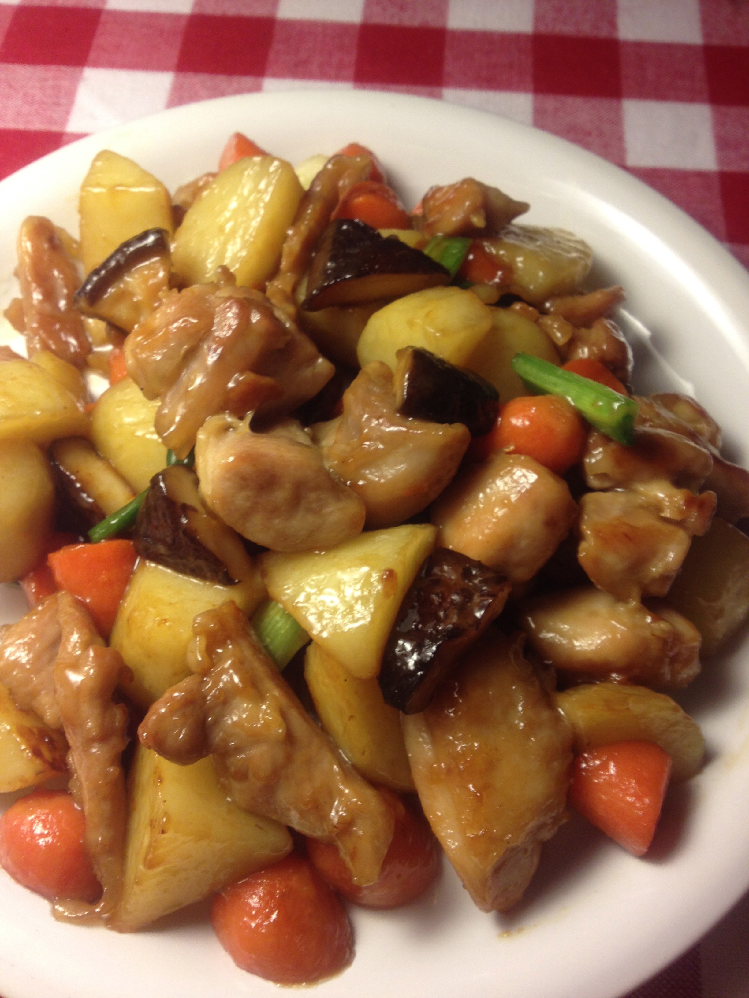 土豆烧鸡块