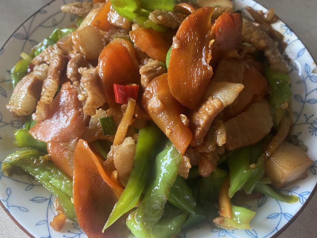 青椒胡萝卜炒肉片的做法