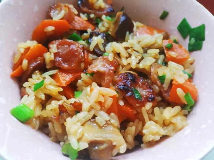 腊肠焖肉饭