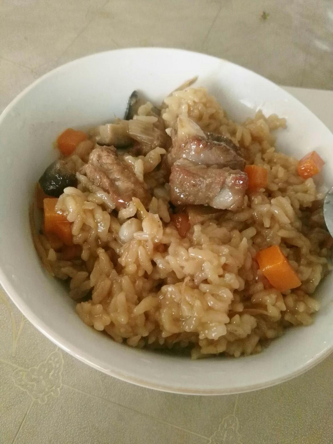 喷香排骨焖饭（爆好吃）