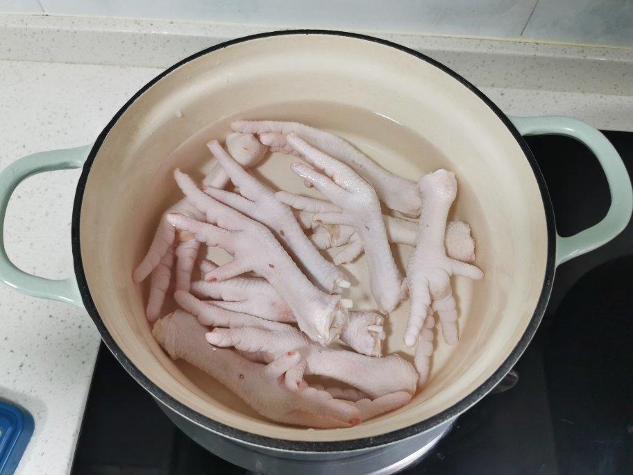 火锅糯鸡爪【5月北鼎珐琅铸铁锅食谱】