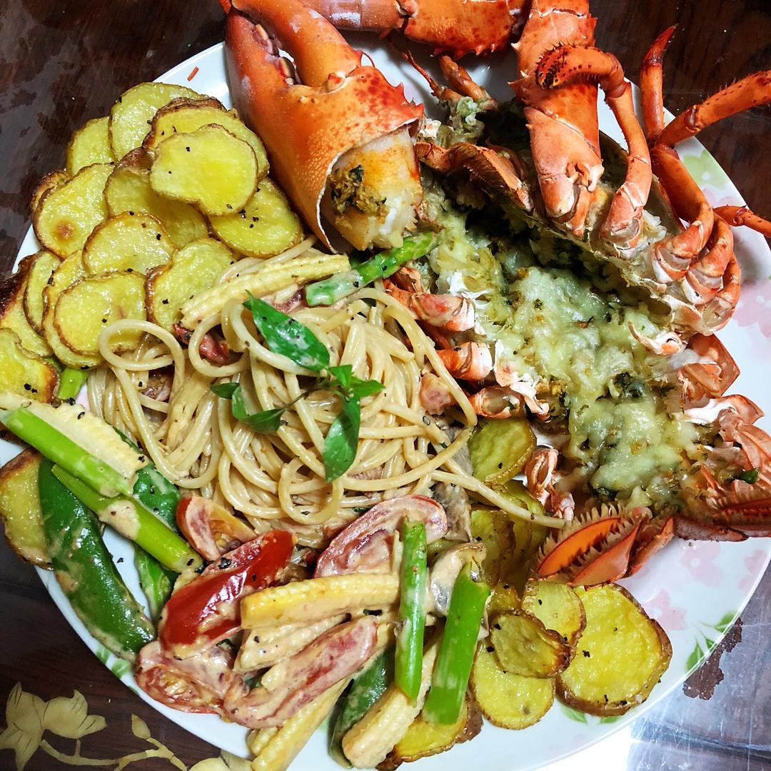 蒜蓉芝士焗波士顿龙虾