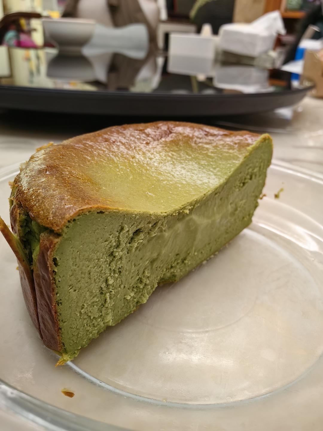 开心果巴斯克芝士蛋糕