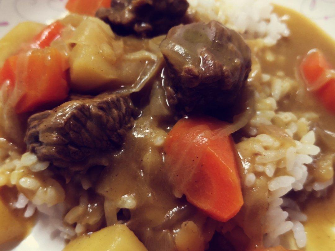 不用高压锅的咖喱牛腩哟