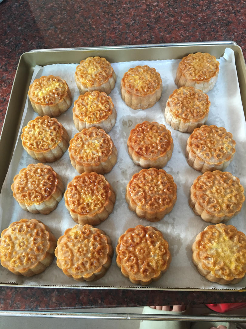 金沙奶黄月饼