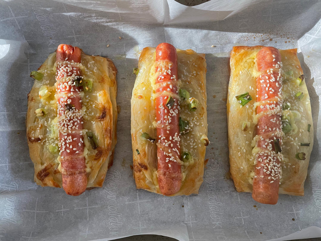 手抓饼做火腿肠千层酥