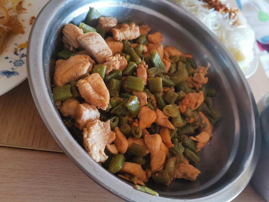 豆角鸡块
