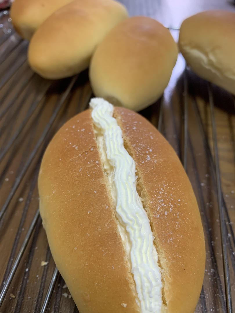 70%中种法鲜奶雪露面包~