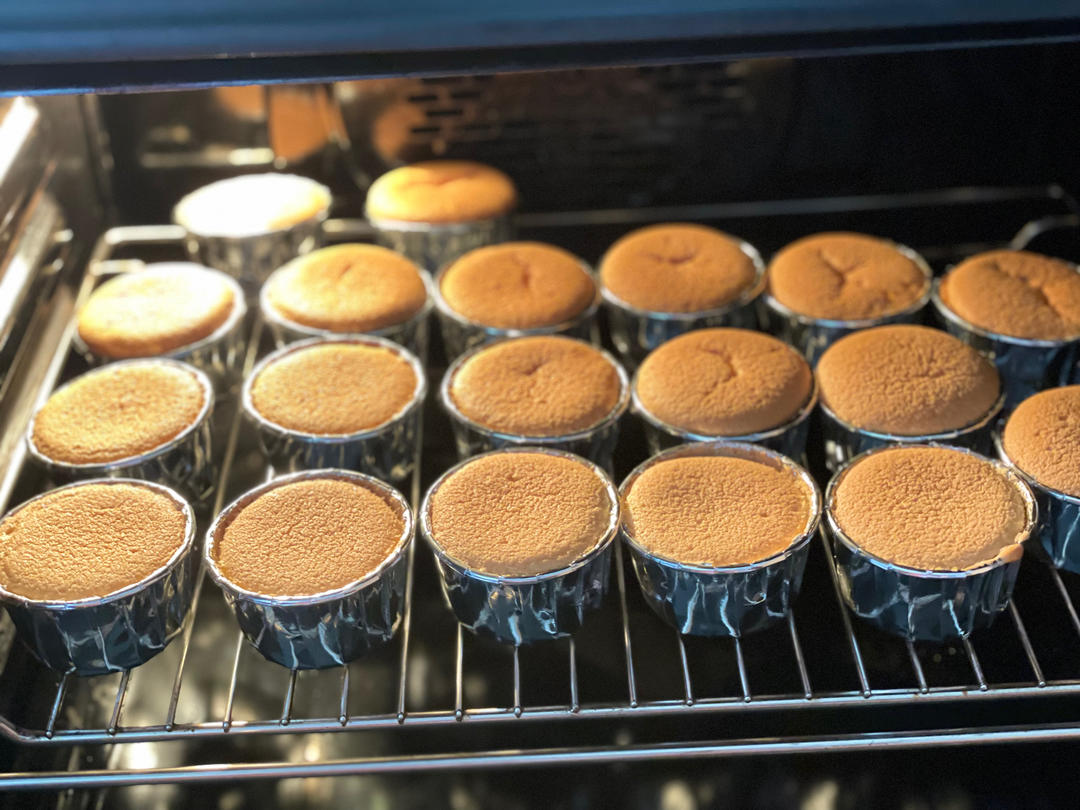 戚风小纸杯蛋糕