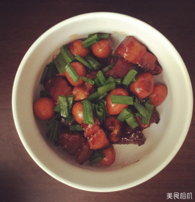 加了鹌鹑蛋后，这盘红烧肉，美味的逆天啦——鹌鹑蛋烧肉（孔瑶食谱）