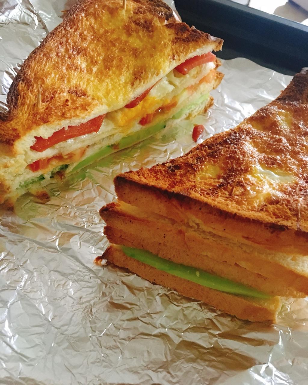 爱琴啦做的烤箱版金黄三明治