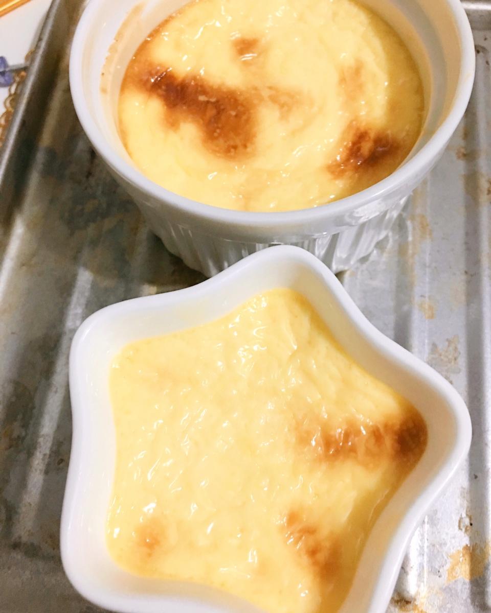 Crèmebrulée。法式烤布雷。焦糖布丁。