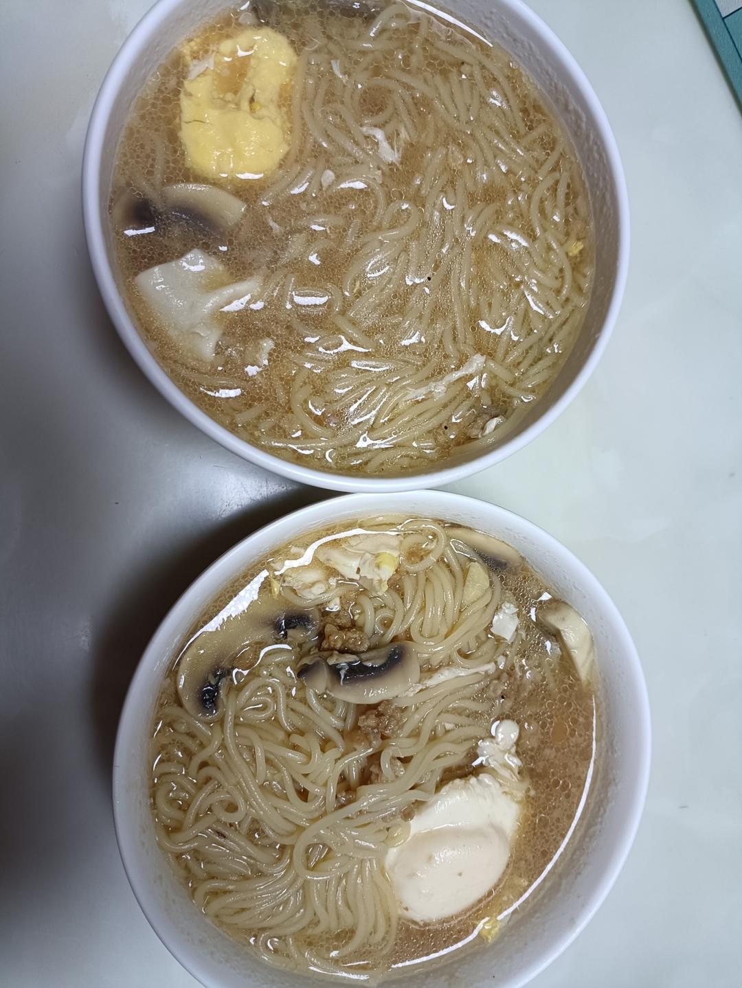 简单又好吃🍜一口鲜掉眉毛的口蘑鲜汤面❗❗