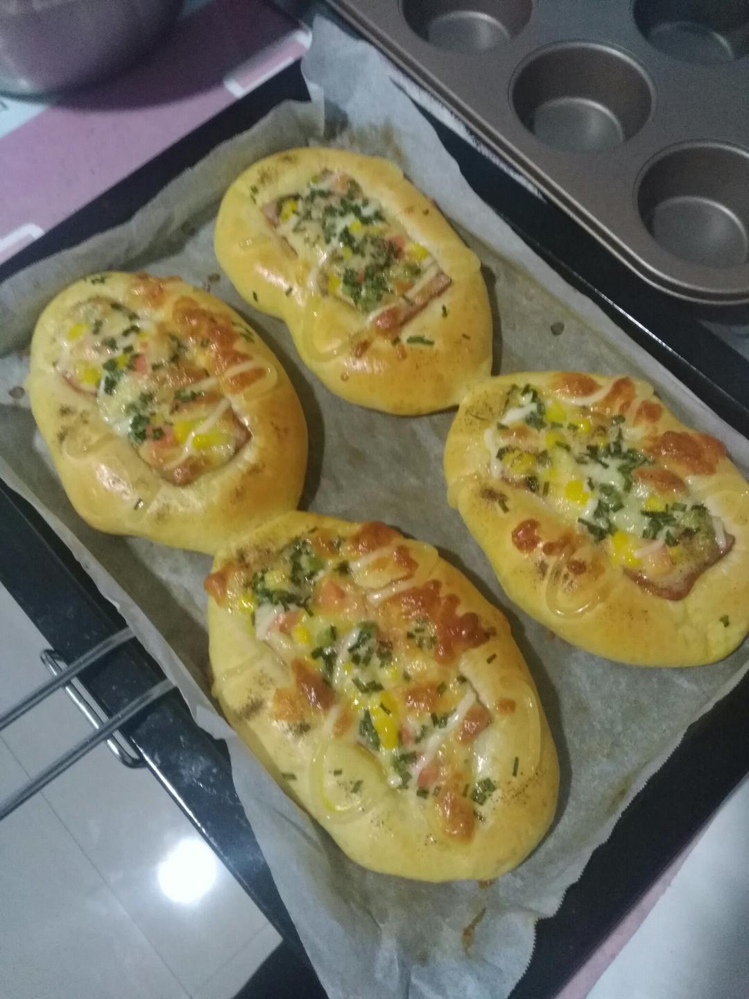 【培根沙拉面包】