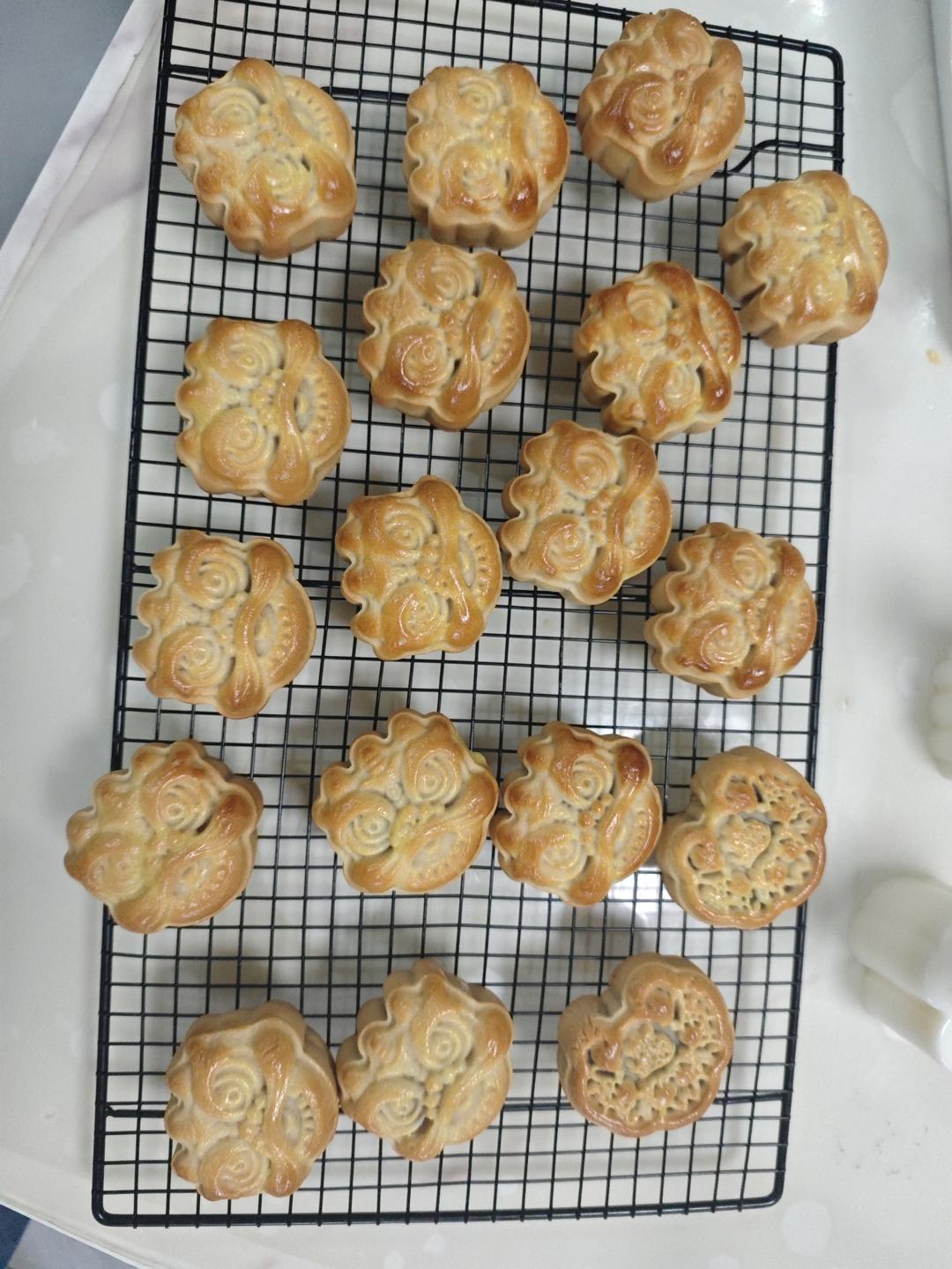 广式莲蓉蛋黄月饼/久吃不厌的经典组合