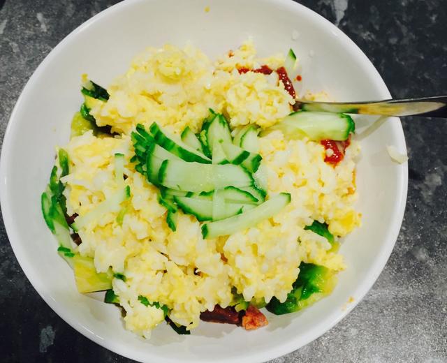 懒人拌饭【解决剩余食材】的做法